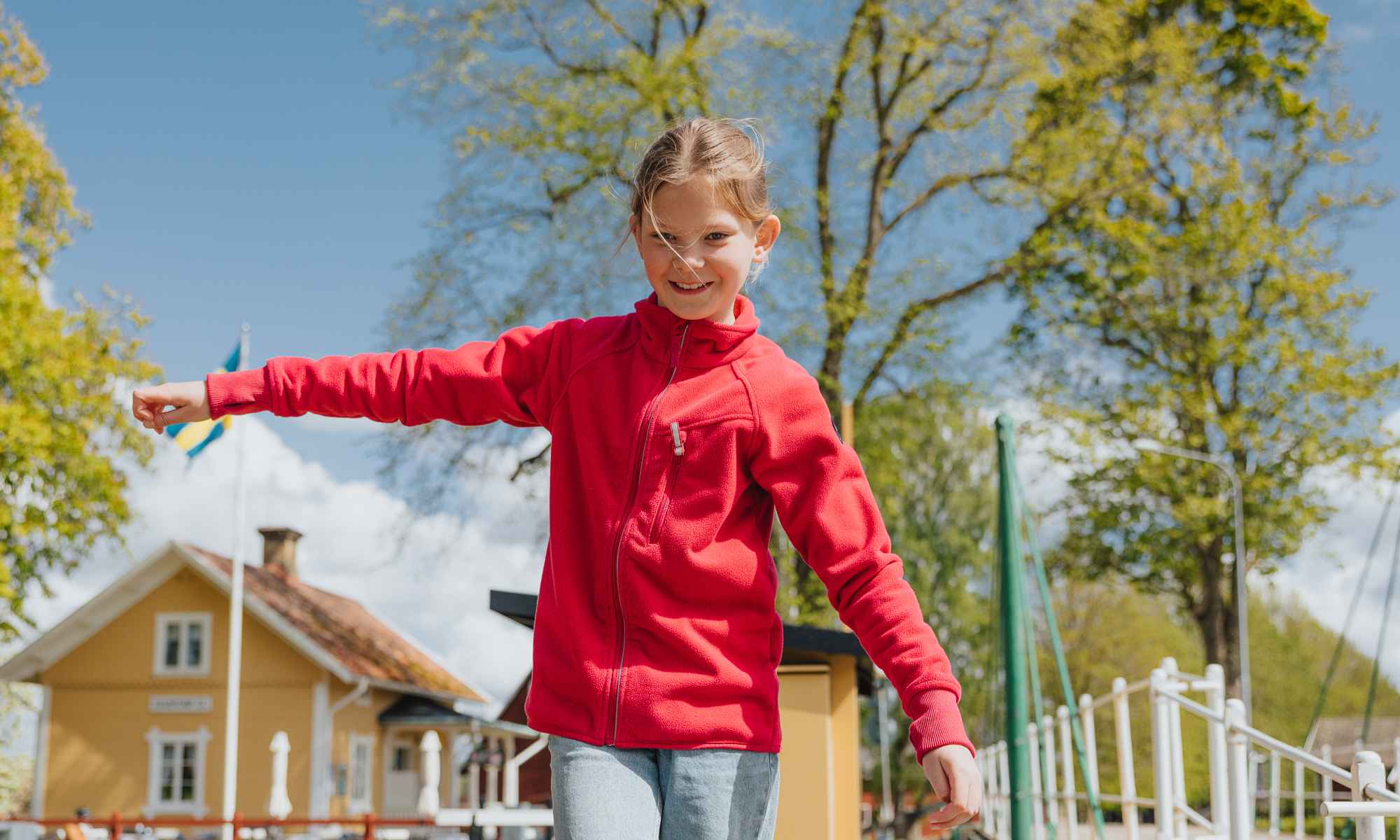 Barn leker utomhus